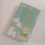 ..ペロリン 足裏樹液シート1箱／12枚入.寝る前に足の裏に貼るだけの簡単デトックス✨.成分は蒸留木酢液、ヨモギ、ドクダミ、ユーカリ、ミントと自然派なので安心して使えま&hellip;のInstagram画像