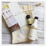 .オーライトさんのゴールデンローズのシャンプーをお試しさせて頂きました😄泡立ちは少し控えめな感じがしましたが、香りがとにかくいい‼️結構強めな香りで、乾かした後もしっかり香る感じです💕&hellip;のInstagram画像