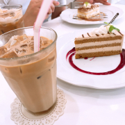 「夫とカフェにて」【10名様】＜髪が太くパサつく方へ＞シャンプー＆トリートメントのモニター大募集★の投稿画像