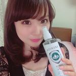 ・おつそのみんっ❤️・・あたしね敏感肌やねんけど&larr;突然始まるww最近季節の変わり目かお肌が弱っていて💦今使ってる化粧水がヒリヒリピリピリしちゃって😭😭なんも使えない&hellip;のInstagram画像