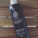 モニプラモニタープレゼントで頂きました、ロゼベの美白プラセンタ化粧水使ってみました。選んで頂きありがとうございます！使ってみた感じ、少しとろみがあるタイプでした。パシャパシャした水テイ&hellip;のInstagram画像