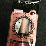 ✩折り込むふたえ ORiPUCHiメイクの上から重ねて使用OK！テカリが気になったら綿棒やティッシュ等でなぞるとおさえられる！✔奥二重✔ひとえ✔たるみ&uarr;悩みを解決してくれます👀&hellip;のInstagram画像