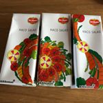 1本に350gの野菜を使用した爽やかな飲み口の野菜・果実ミックス飲料のハコサラダ。隠し味のグレープフルーツ果汁とピールが、オシャレに手軽に野菜を摂りたいオトナ女子受けするお味なんですよ😋朝ごはんに&hellip;のInstagram画像