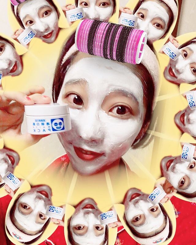 口コミ投稿：透明白肌 薬用ホワイトパックなう。パックすると誰だかわからなくなって、逃げまどう…