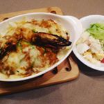 長崎五島の鯛で出汁をとったなんにでもあうカレー。手間暇かけた鯛のスープと牛骨スープが合わさり、味わい深いカレー！具が入っていないプレーンは、カレーソースとして色々な使い方できます～。今回は、パンのカレ&hellip;のInstagram画像