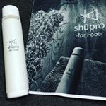 足用消臭パウダー　「shupro　シュプロ」足のニオイにお悩みの方のために、衛生のプロである看護士さんが開発した消臭パウダー。高品質炭酸水素ナトリウム、トルマリン、ミョウバンしかもヒアルロ&hellip;のInstagram画像