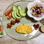 目覚めの一杯にハコサラダ😃✨1日分の野菜がこの一本にぎゅっと詰まっているので、朝食の前や外出時など、飲んでいます☺️✨今日は運動会の予定でしたが台風で延期に💦💦火曜日はいいお天気になりますように🔆&hellip;のInstagram画像