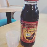 .モニプラさん経由で有機アロニア100%果汁をお試しさせていただきました♡.アロニアって聞いたことはあったのですが食べたり飲んだりしたことは今までありませんでした。.ポリフェノール&hellip;のInstagram画像