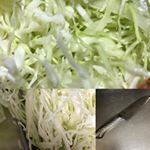 千切りキャベツが大好きな夫のために、切れ味の良いmy包丁🔪で千切りするけど、とんかつ屋さんで食べるようなふわふわキャベツにはなりません！究極の千切りキャベツが叶う「ののじ・キャベツピーラースーパー&hellip;のInstagram画像
