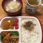 妊婦ごはん★妊娠中、バランスの良い食事をーとよく言われますが&hellip;元々料理が得意でなく盛り付けも苦手、そして片付けも嫌いな私にとってはすごくハードルが高く感じてしまう&hellip;そこで、最近活用しているのが楽弁&hellip;のInstagram画像