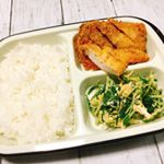 毎晩ラップを使って、しかも数皿使っていた夫の晩御飯。これ最高。ワンプレート、蓋付き、電子レンジOK。#楽弁 #小森樹脂 #monipla #komorijushi_fanのInstagram画像