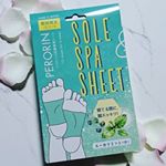普段、立ち仕事をしている私。足、疲れるのよね&hellip;そんな時に出会ったのがこれ！ペロリン 【足裏樹液シート】数量限定の〝ユーカリミントの香り〟個包装されてて、開けてみるとしっかり&hellip;のInstagram画像