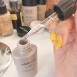 ASHADA美容液👐・美容液は化粧水や乳液と違ってサプリメントみたいに働くので、もっと美白になりたい気になる小じわをなくしたいって人はスキンケアに美容液をプラスしようね💁&zwj;&hellip;のInstagram画像