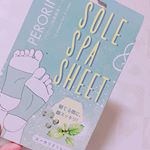 貼って寝るだけの足裏デトックスケア✨.たくさん歩いた日や仕事頑張った日に使ってます💕足裏がすーっとして疲れが楽になります🙈💕..#フットケア #足裏デトックス #ペ&hellip;のInstagram画像