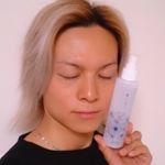 としきさん、美容アカにっ？！笑実は敏感肌なので、敏感肌用の化粧水♪香りがウッド系の香りで、肌にいれるともちもちになる系★そしてそのあとにジェルでカバーして完成だ＼(^o^)m9#T&hellip;のInstagram画像