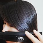とってもいい香りで、内側から潤いみずみずしい美髪ヘ導いてくれます。お風呂上がりにつけてドライヤーで乾かすと違いが分かります！オイルだとベタつくのが気になっていましたが、LINNAヘアトリートメントはさ&hellip;のInstagram画像