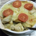 「五島の鯛で出汁をとったなんにでえも合うカレー」を使って、「チキンときのこのカレーグラタン」を作ってみました。ホワイトソースの代わりに五島の鯛で出汁をとったなんにでもあうカレーを使ってみました。&hellip;のInstagram画像