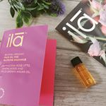 **@ila_japan さんの美容オイルのサンプル使用させてもらいました&hearts;︎*サンプルの蓋を開けた瞬間から高級感溢れるバラの香りにとっても癒されます🌹💕嗅ぐだけで女性&hellip;のInstagram画像