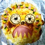 Happyalloween☆マルハニチロのピザをハロウィン風にアレンジしたよ〜焼いたら海苔が縮んじゃった&Sigma;(・&forall;・；)ほとんど子どもが食べました(&macr;―&macr;٥)#ハロウィン #ピザ #レイショク &hellip;のInstagram画像