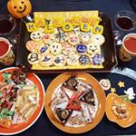 #共立食品 さんより#ハロウィンミックスナッツピロ と#製菓材料 頂いたので作ってみました。🎃大人のハロウィンパーティー🎃&larr;赤ワインがあるだけ(笑)トマトジュースもハロウィン気分を盛り上げそうです🍅&hellip;のInstagram画像