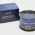 TBCのオールインワンジェル「TBC To'us エステティックジェル」.実はこれリピートで2本目🙆&zwj;♀️本来顔用なのだけど、肌が不安定でほぼ沁みて刺激を感じるので首からデコルテにかけ&hellip;のInstagram画像