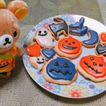 ハロウィンアイシングクッキー作ってみた🙈💗💭.アイシング初めてだったけど、下手すぎる笑おばけの顔が&hellip;笑不器用すぎーー！！！.見た目はあれだけど&hellip;味はとっても美味しい&hellip;のInstagram画像