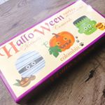 コロバンのハロウィン限定商品、メルヴェイユの詰め合わせ♬マロン、パンプキン、コーヒーのクリームがサンドされた3種類。パッケージも可愛いし、お値段も500円台とお手頃。手土産やプレゼントにも良い&hellip;のInstagram画像