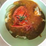 長崎五島 ごとさんにいただいた五島産鯛の出汁入りレトルトカレーをつかってトマトカレーうどんを作りました！具が入ってないのとお魚の出汁を使っているのでめんつゆなど調味料加えなくて&hellip;のInstagram画像