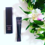 10月にリニューアルされたばかりの目もと用エイジング美容液アテニア アイ エクストラ セラムをお試しさせて頂きました。･しっかりとしたコクのあるクリームが、まぶた･目の下･目尻に対して全方&hellip;のInstagram画像