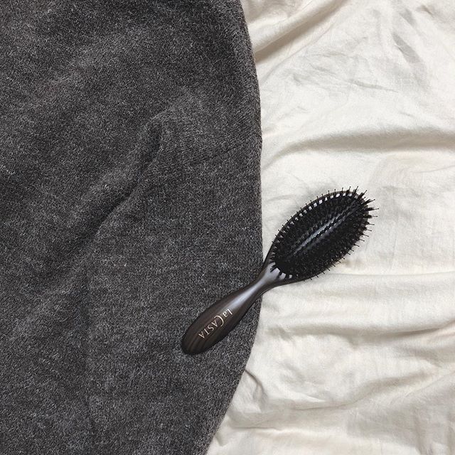 口コミ投稿：・最近ハマってるヘッドスパブラシ🐏♡ブラッシング専用ブラシなのでツヤがでるし髪質…