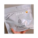 ロゼべ プラセンタ エンリッチフェイスマスク のモニターレポです😉💖 ⚫︎30枚入りで1598円（税込）・・・まず、香りが最高😭💓ゼラニウムとローズの香り✨🌸最高に癒される！&hellip;のInstagram画像
