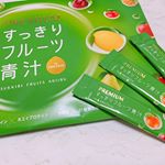 #ファビウス の#プレミアムすっきりフルーツ青汁 🍇🍓🍑..#ソイプロテイン#ベジプロテイン#ホエイプロテイン#HMB#81種類の植物発酵エキスなどが配合されていて#ダイエット や&hellip;のInstagram画像