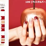 **貼って、剥がせて気軽にできてデザインもかわいいとか最高です♡*ジェルネイル原料100%使用でジェルネイルみたいな仕上がりになるとか気になる...🤭💕*ご縁がある&hellip;のInstagram画像