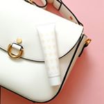 ・WHITE ICHIGO オーガニックテック-ハンドこっくりとしたクリームが水のように瞬時になじんで、べたつかないのにパック効果が続くハンド＆ネイルケア。美白の象徴&rdquo;白いちごのInstagram画像