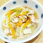 鶏肉とたっぷり野菜のあんかけうどんABCクッキングスタジオでレシピ開発されたうどん。プレミ本舗のまるごとキューブだしを使って作ってみました。とっても優しい味で、普段ならうどんをあまり食&hellip;のInstagram画像