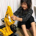 #ブルーダー #はたらくくるま #おもちゃ #monipla #jobinternational_fanゴマモンが餌食になってしまったけど、楽しそう。よく保育所行くまで遊びますのInstagram画像