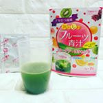 ユーワさんのフルーツ青汁✨アセロラ風味というだけあってちょっと酸味は強めです(^_^;) でも青汁感はほぼ無かったので、酸っぱいがジュースが好きな人なら続けやすいのかなーと思います。ちなみ&hellip;のInstagram画像