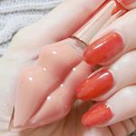 巷で有名なリップ型のこのリップ。プランプピンク メルティリップセラム💄..唇にピタッと密着するバームタイプのテクスチャーで体温でとろけて唇に馴染んでくれます😊色も使いやすく血色感が&hellip;のInstagram画像