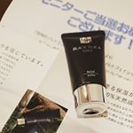 ∮∮高機能ソルトエステ洗顔マッサージしていると塩のピリピリ感がありましたが洗い流すとつるりん肌✨ガサガサ乾燥全く無し🎵肌の変化が楽しみです😃&hellip;のInstagram画像