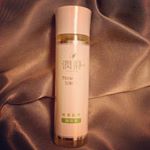 美容液『潤静〜うるしず〜』お試ししました！ネーミングからして保湿に効きそう！と思ってたけど、ホント効きます^ ^トロミはあるけどベトつかないから使い心地抜群！アトピー体質の人にもいいっていう触れ込&hellip;のInstagram画像