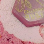 #ローソン #第４のチョコ #第4のチョコレート #ルビーチョコレート #今年話題 #コンビニ初 #ゴディバ狙い #なかった #ピンクつながり #ピンクゴールドのパッケージ #美容 #意識高い系 #濃&hellip;のInstagram画像