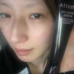 当選品のアテニア アイ エクストラ セラムが届いて、毎晩必ず塗るようにしてます(๑&deg; ꒳ &deg;๑)濃厚なクリームですがベトつく事なく、翌朝も目周りがしっとりしています！箱を開くと説明書に&hellip;のInstagram画像