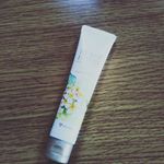 ...ミックコスモ★ファンサイト様より頂いたハリーハリー大人のハンドクリームをモニターさせて頂きました♡...潤いを与えながらキメを整え透明感のある肌に導きます&hellip;のInstagram画像