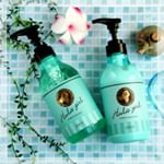 サロン専売メーカーが研究開発したヘアエイジングケアシャンプートリートメント#フラガールハワイの海をイメージさせるような爽やかな色と透明感のあるボトルで、使うたびにリゾート気分♪香りもいいよ&hellip;のInstagram画像