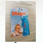 最近愛用のリップ！全米2位の人気のリップで、こちらは敏感肌用！唇が意外と敏感やから、すぐ皮むけとかしてしまうけど、これは唇に優しい、フィンランド発想のリップらしいから、とにかく唇に優しいし&hellip;のInstagram画像