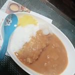 頂いたカレーが美味しすぎて今日もデブの道を外さず生きてます(&acute;；&omega;；｀)でもカレーは飲み物っていうし水みたいな物だからカロリーゼロだよね(&acute;^p^`) #なんにでもあうカレー #ごと #五島 #mon&hellip;のInstagram画像