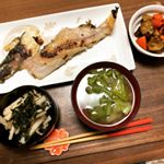 昨日の夜ごはんモニターでいただいたプレミ本舗さんのキューブだし使ってみました。煮たキャベツの中にお塩とキューブだし入れるだけで立派な和風スープに‼︎かつおぶしの濃厚な香りが部屋中に広がって&hellip;のInstagram画像