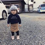 2019年春服をお試しさせてもらいました⌣̈⃝ このコーデでのお試しは次女だけ⌣̈⃝ トップスは重ね着しているかのようなデザイン腕部分もデザインが変わっています😊ボトムもレギンス付きの&hellip;のInstagram画像