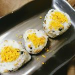 #はなびらたけ の、 #はなびらたけふりかけ をお試しさせていただきました！カレー味でとても美味しい。パスタとかにかけてもいけるそうなので、今度やってみよう！鶏肉焼いたのにかけてもおい&hellip;のInstagram画像