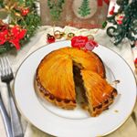 2018/12/22＊クリスマスミートパイもうクリスマスやってます(&acute;&forall;｀)へへっ今回は冷凍パイシートを使ったクリスマスのお料理です✨中にはぎゅっと詰まったお肉と、マッシュポテトが入っ&hellip;のInstagram画像